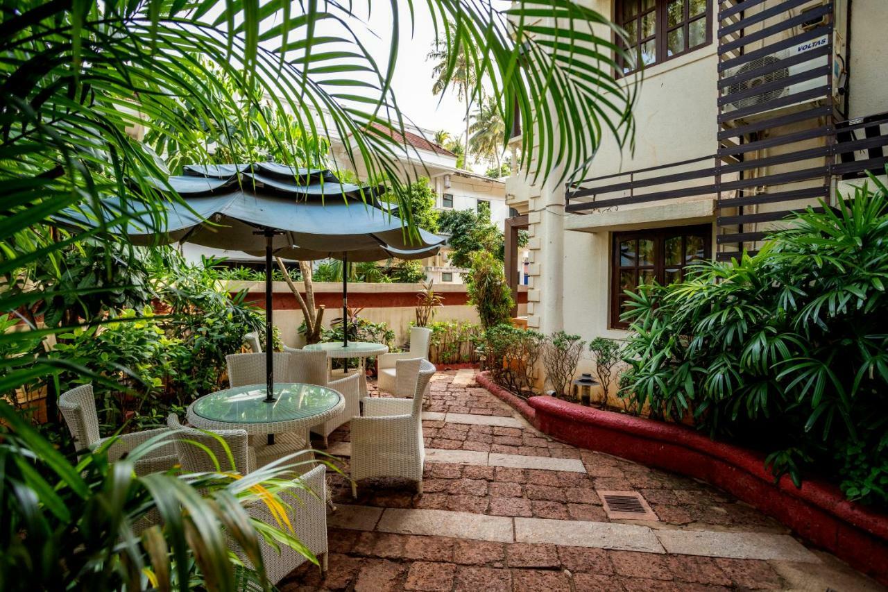 Hotel Coco Goa à Arpora Extérieur photo